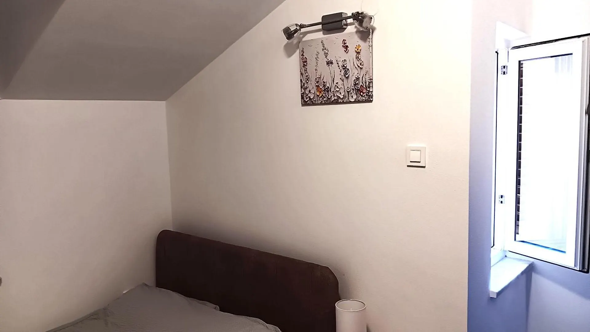 Apartment Sirovica Baska  0*, Baska (Krk) Croatia