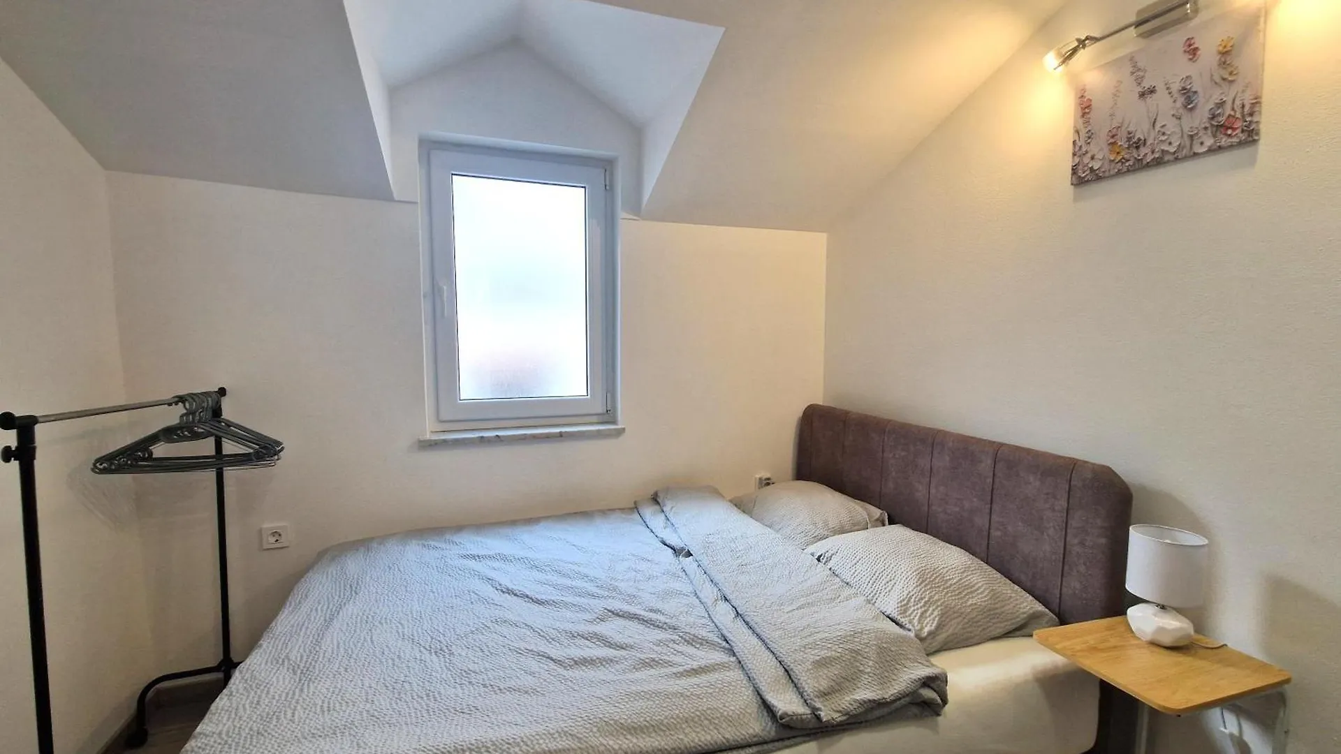 Apartment Sirovica Baska  0*, Baska (Krk)